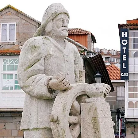 Cais Hotel *