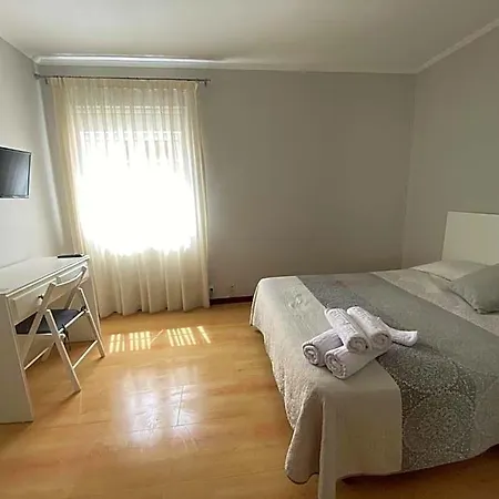 Cais Hotel *
